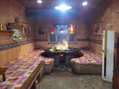 -鱼窝棚柴火铁锅炖(富山屯店)