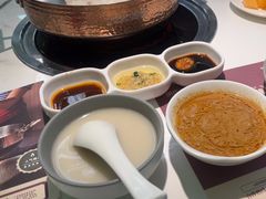 -洪氏嗨捞·广东猪肚鸡·椰子鸡火锅(西咸万象城店)