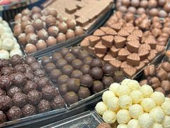 -Laderach 莱德拉(上海环贸iapm店)