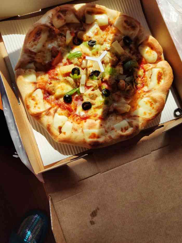 必胜客(国浩路店)-"「果木香风味烤鸭比萨」周末窝在家里,点.