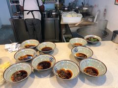 自助调料区-重庆小面·抄手(解放碑好吃街店)