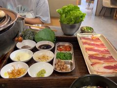 鲜拌肥牛-围炉肉舍•炭烤活鳗•丹东海鲜烤肉(步行街店)