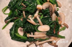 Bamboo Shrimp Stir-Fried with Spinach