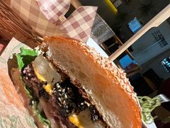 -三勾JJJ Burger&Coffee(梅溪湖店)
