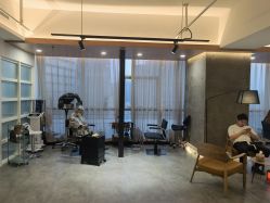 -C-18 SALON