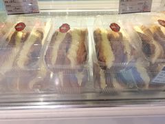 -白玉兰食品甜凤店(合生汇店)