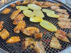 -小辣椒火盆烧烤(温泉南街店)