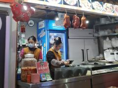 -爆炸头阿姨小四川正宗川味小吃(无任何分店)