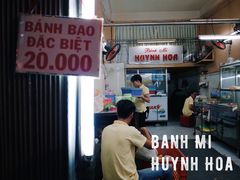 -Bánh Mì Huynh Hoa