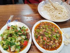 -歹歹的加个面过油肉拌面