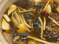 -土连锅·现熬养生汤锅(梁家巷店)