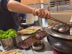 -围炉肉舍•炭烤活鳗•丹东海鲜烤肉(步行街店)