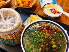 -云阿蛮云南生烫牛肉米线(奉贤路店)