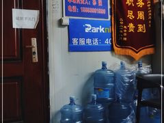 -泊安飞浦东物流大道停车场