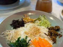 -彩云天云南餐厅