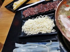 -果松木炭酸菜铜火锅·外婆参鸡汤