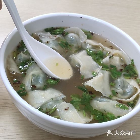 坚强老上海馄饨(建设小吃街店)