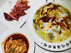 -江渔儿酸菜鱼·拔草餐厅(虎门君乐汇店)