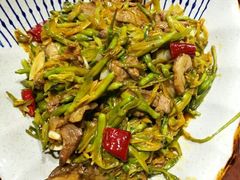 黄花菜炒羊肉-多伦诺尔莜面庄