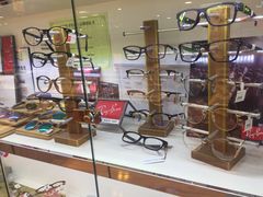 -MiRi眼镜连锁·蔡司·尼康控优点合作店(莘庄店)