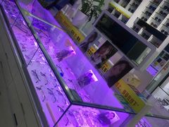 -提一眼镜·蔡司·依视路(小寨店)