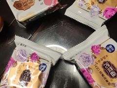 -HappyMiss花满楼·鲜花饼·鲜花茶·伴手礼(上海环球港店)