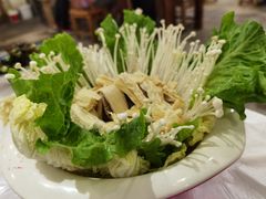 -霄汉牛三鲜湖北砂锅菜(万松园2店)