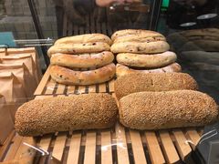 -Dough&Joe团憩(瑞虹天地月亮湾店)