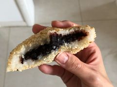 红豆沙馅黑芝麻麻团-清真老西北角温记粘食店(长沙路店)