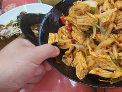 -明月食府(二区干二路店)