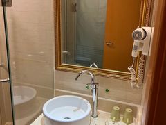 -维也纳智好酒店(深圳罗湖口岸国贸火车站店)