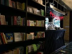 -钟书阁(松江泰晤士小镇店)