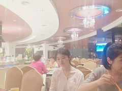 -荣誉国际酒店-云顶旋转餐厅