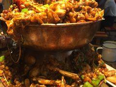 -沪小二炭火蛙锅(淮海中路美食不夜城店)