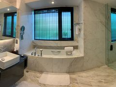 -三亚湾海居铂尔曼度假酒店