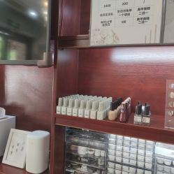 -花岐款式专研健康美甲沙龙