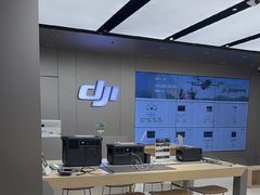 -DJI大疆(深圳华强北曼哈授权体验店)