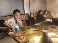 -铭牛烧肉·和牛海鲜自助(高新月牙湖店)