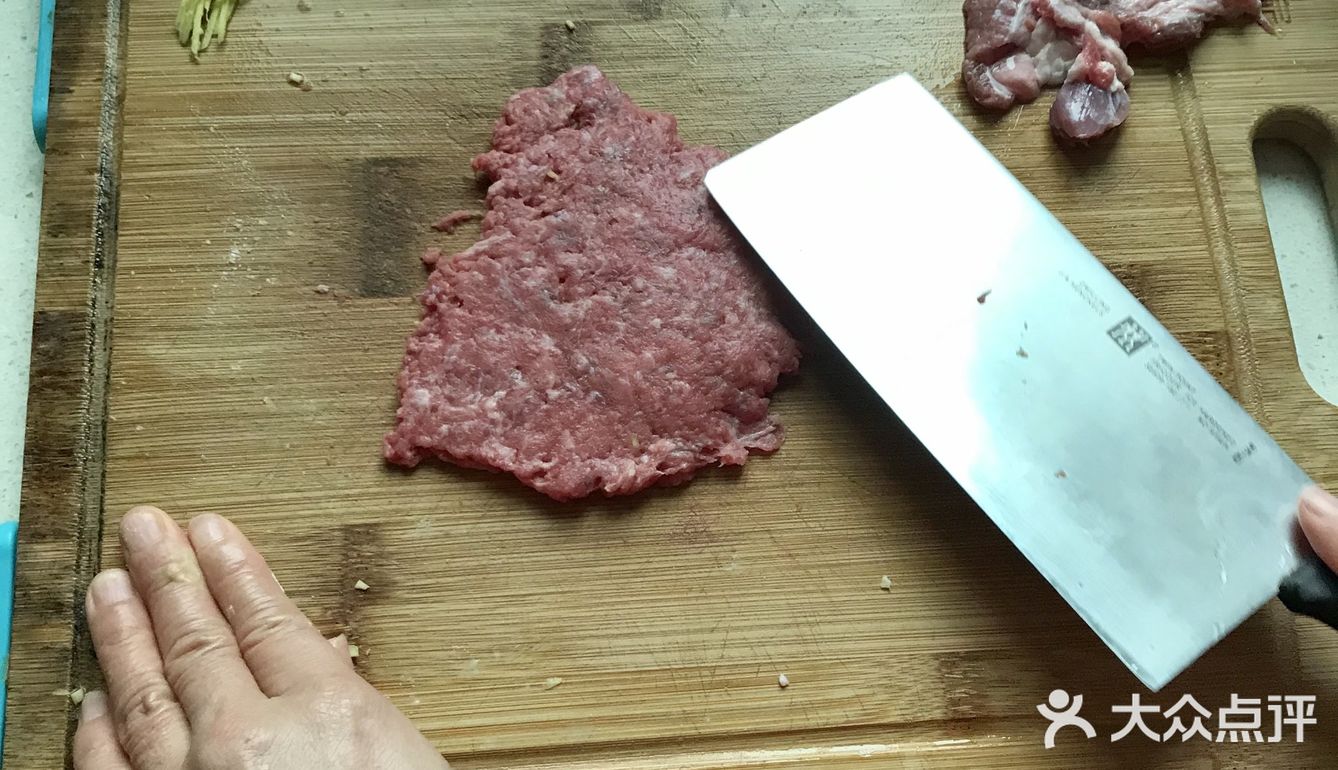 妈咪女神的香菇肉饼汤[爱心][调皮]