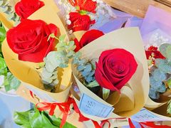 -何兮花店·气球派对鲜花店(马桥银春路万科城店)