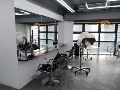 -宫铭烫发染发接发店