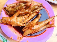-爆炸头阿姨小四川正宗川味小吃(无任何分店)