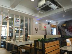 大堂-三头牛·潮汕牛肉生蚝火锅 (夏湾店)