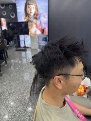 -藤野造型·烫·染发型设计店