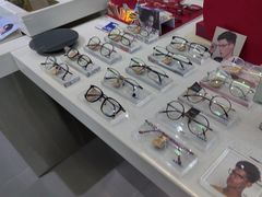 -视野联行眼镜•蔡司•依视路(温江店)