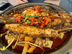 -鸣记脆皮烤鱼(三八广场店)