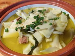 -头上红煨盐鸡乡村食府