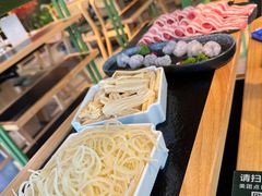 -鹿鸣山草本茶香火锅(园西路店)