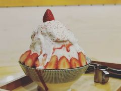草莓生乳冰-怪物的冰与火(天虹商场中山路店)