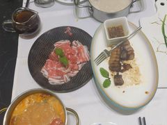 -红鼎豆捞·非遗鲍皇汤火锅(宝丰路店)